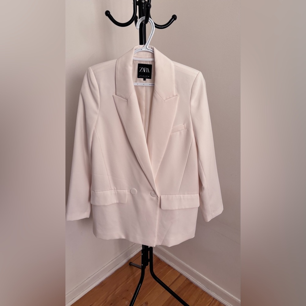 Zara Women's Elegant Cream Blazer